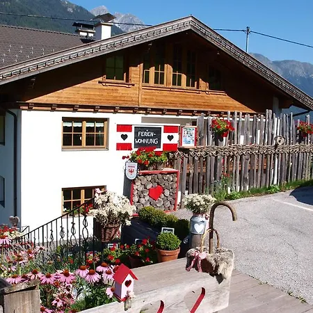 Daire Alpenferienwohnung Strickner *