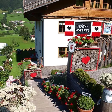 Alpenferienwohnung Strickner * Нойштифт-им-Штубайталь