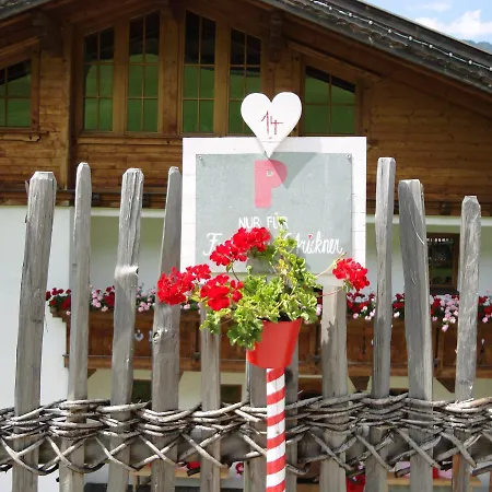 Alpenferienwohnung Strickner * Нойштифт-им-Штубайталь