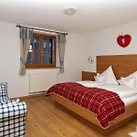 Alpenferienwohnung Strickner 施图拜河谷新施蒂夫特